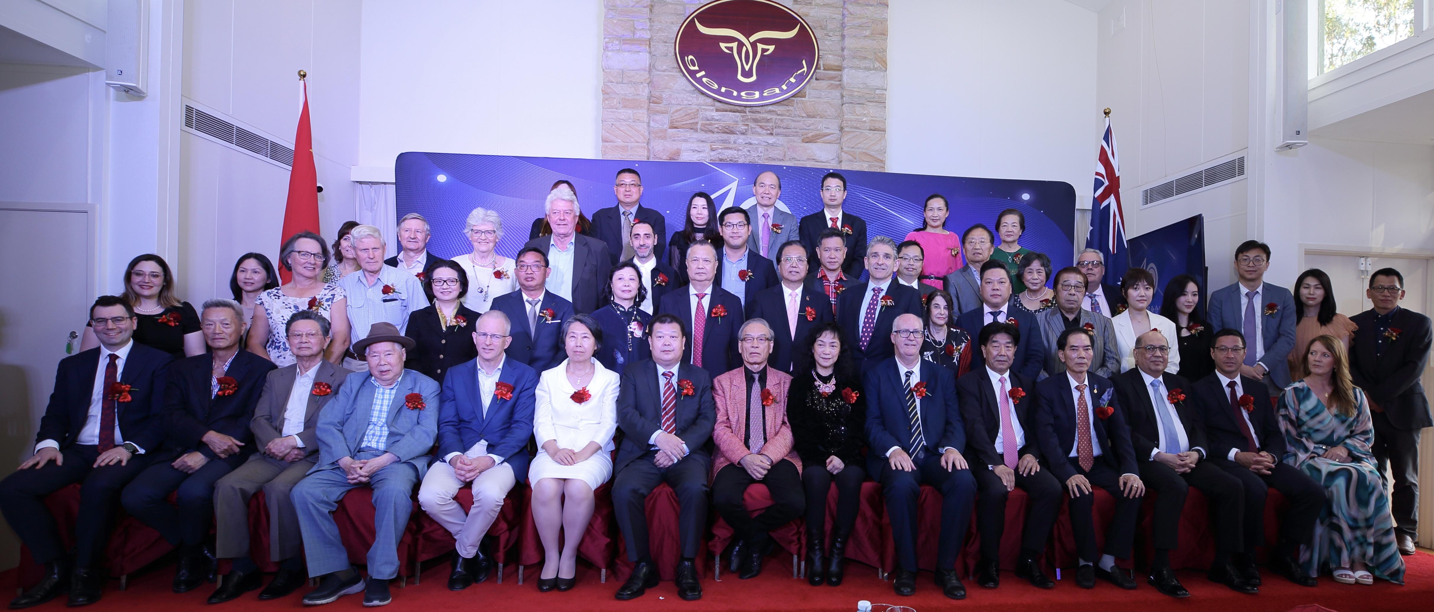 周总参加宋庆龄基金会活动-2.jpg